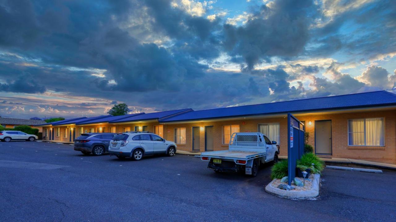 Edward Parry Motel And Apartments Tamworth Exterior photo