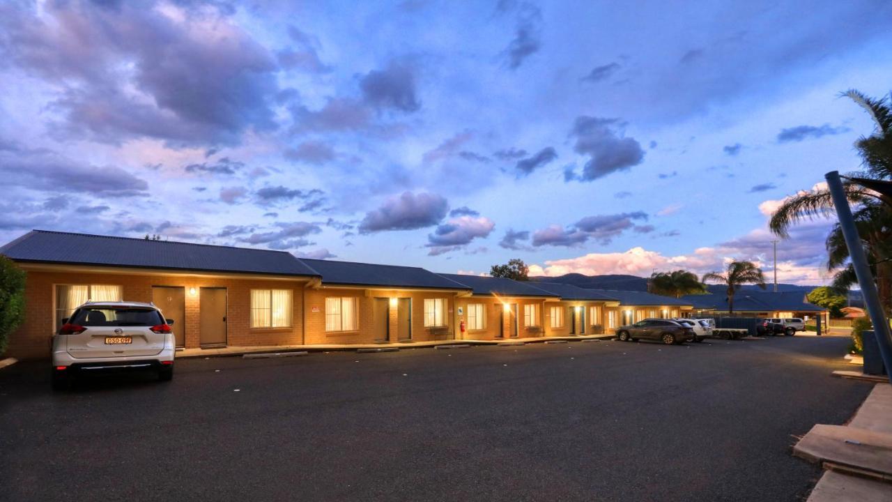 Edward Parry Motel And Apartments Tamworth Exterior photo