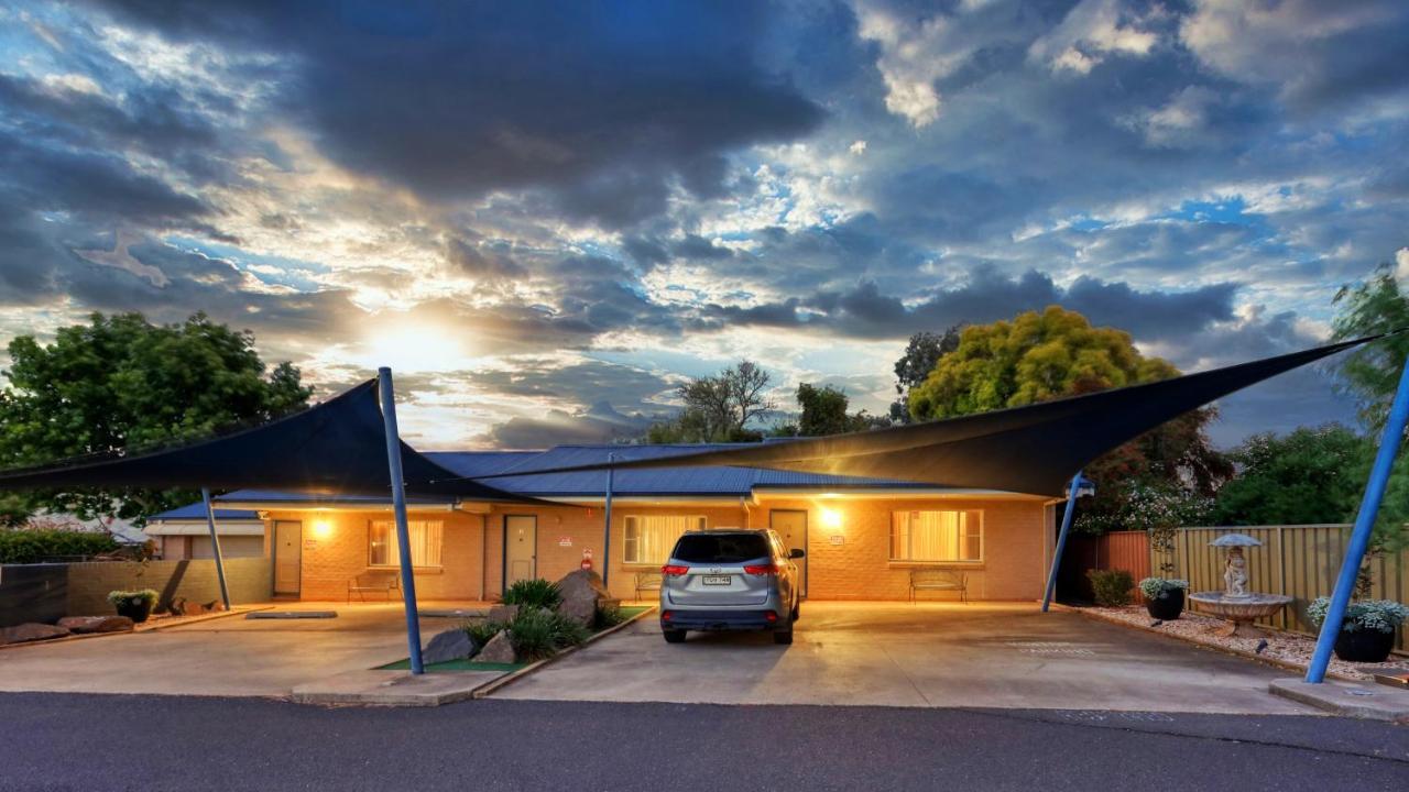 Edward Parry Motel And Apartments Tamworth Exterior photo