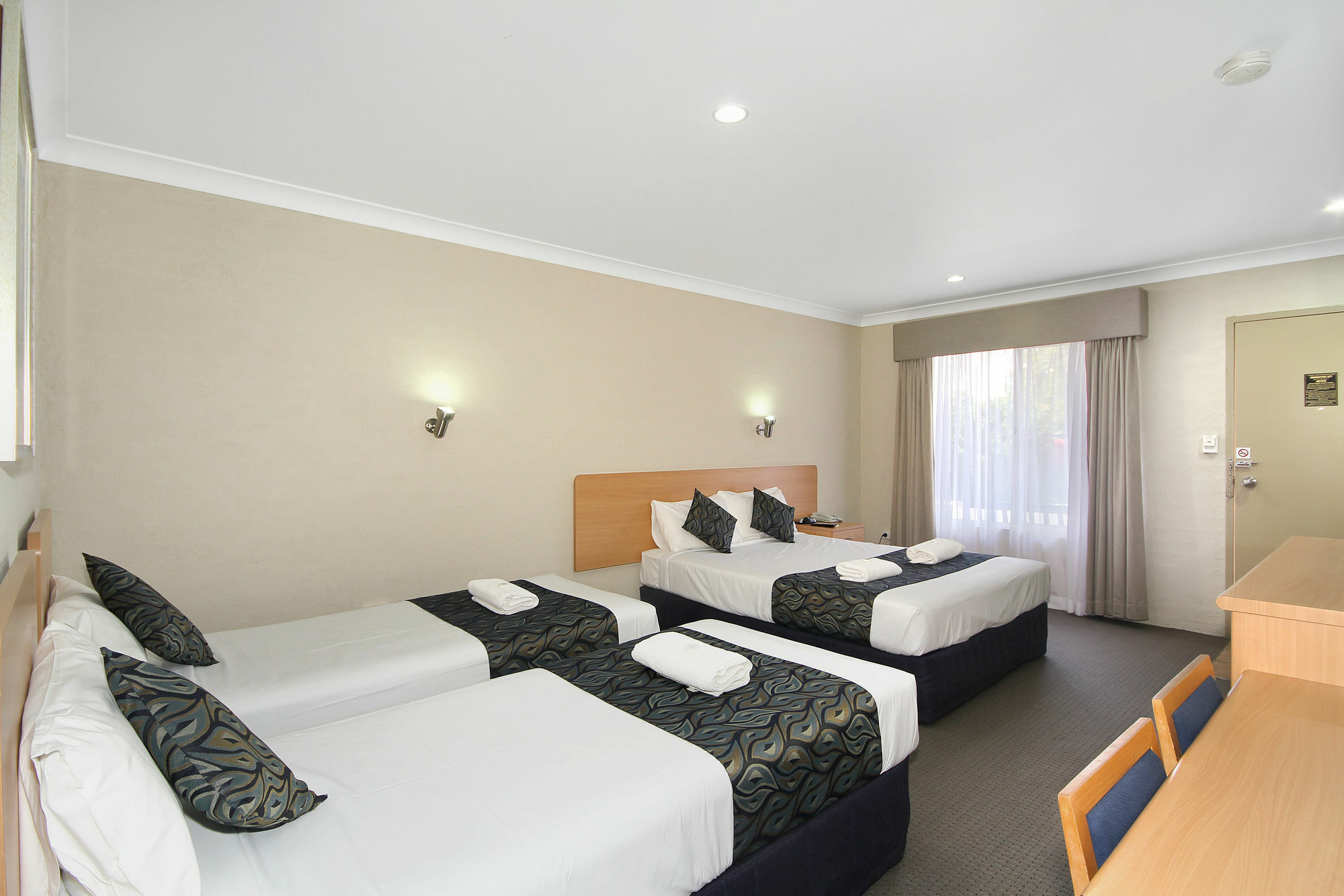 Edward Parry Motel And Apartments Tamworth Exterior photo